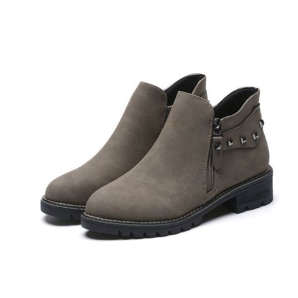 women's leather boots 2019 autumn new boots low tube british rivet waterproof platform thick with non-slip, Black
women's leather boots 2019 autumn new boots low tube british rivet waterproof platform thick with non-slip, Black