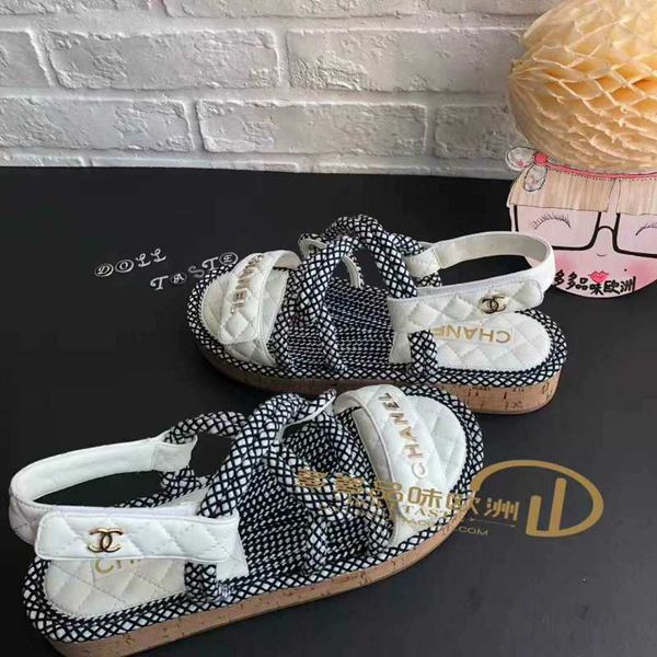 Men Women C Letter Designer Sandals Shoes Luxury Slide Summer Fashion Wide Flat Slippery Sandals Slipper Flip Flop box
Men Women C Letter Designer Sandals Shoes Luxury Slide Summer Fashion Wide Flat Slippery Sandals Slipper Flip Flop box