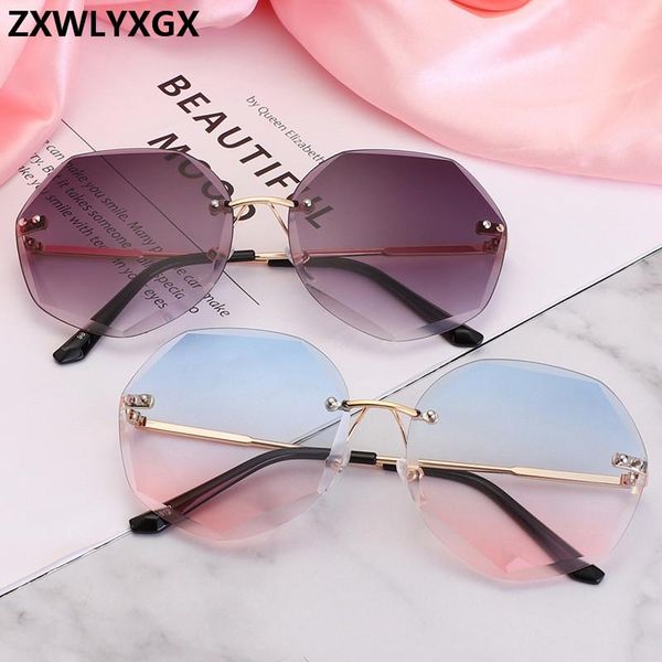 мода rimless солнцезащитные очки женщины brand дизайнер солнцезащитные очки gradient оттенки резки объектива ladies бескаркасных металла eye
мода rimless солнцезащитные очки женщины brand дизайнер солнцезащитные очки gradient оттенки резки объектива ladies бескаркасных металла eye