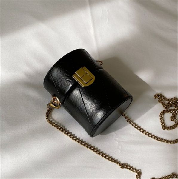 designer luxury shoulder bag women designer mini barrel-shaped wild joker lipstick bag new autumn and winter fashion newset 4
designer luxury shoulder bag women designer mini barrel-shaped wild joker lipstick bag new autumn and winter fashion newset 4