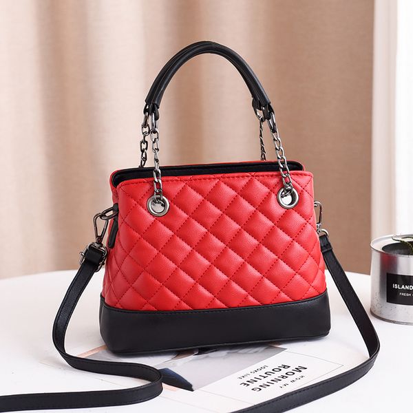 2020 chain bag new fashion messenger bags bucket bag large capacity portable shoulder bags 
2020 chain bag new fashion messenger bags bucket bag large capacity portable shoulder bags