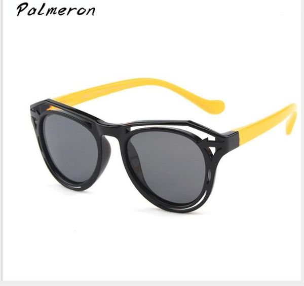 fashion new kids polarizing sunglasses fashion classic sunglasses for both boys and girls, White;black
fashion new kids polarizing sunglasses fashion classic sunglasses for both boys and girls, White;black