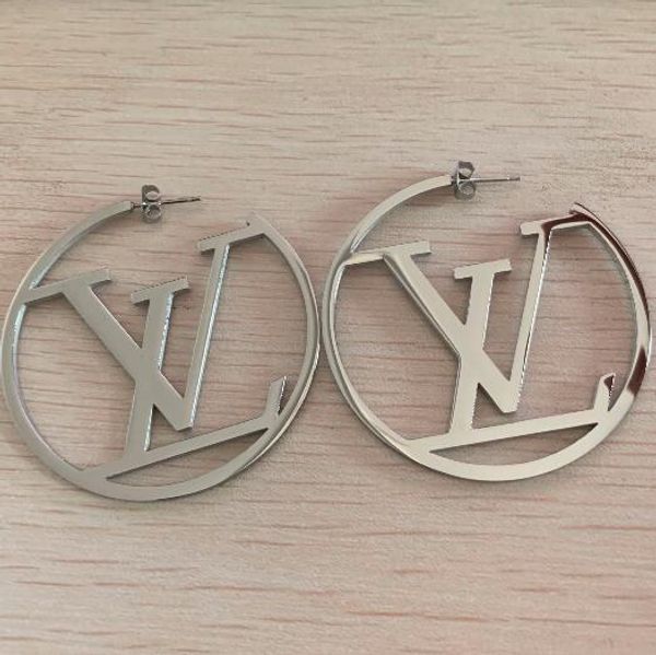 new arrival luxurious hoop earrings 3 colors v letter stainless steel ear studs hip hop jewelry for women party gifts wholesale, Golden;silver
new arrival luxurious hoop earrings 3 colors v letter stainless steel ear studs hip hop jewelry for women party gifts wholesale, Golden;silver