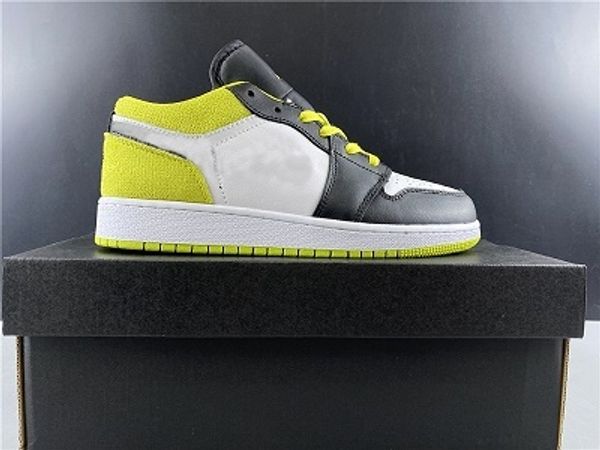 with box 2020 mens and womens basketball shoes mid 1s black blue 554724-068 for men brand designer sports trainers
with box 2020 mens and womens basketball shoes mid 1s black blue 554724-068 for men brand designer sports trainers