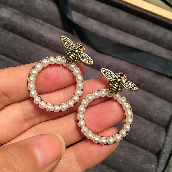 bee pearl circle серьги женщин стержня уха ретро s925 серебряные иглы из нержавеющей стали мода новых корейских ювелирных изделий для девоче, Golden
bee pearl circle серьги женщин стержня уха ретро s925 серебряные иглы из нержавеющей стали мода новых корейских ювелирных изделий для девоче, Golden