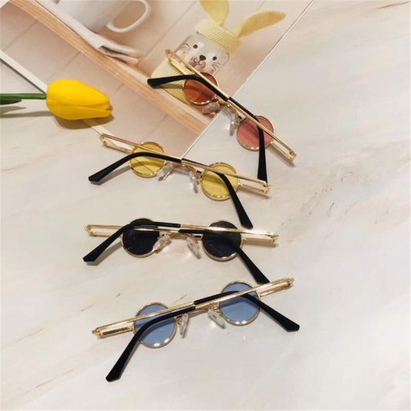new fashion kids small frame metal sunglasses personality street shooting tide glasses children eyewear glasses for girls/boys, White;black
new fashion kids small frame metal sunglasses personality street shooting tide glasses children eyewear glasses for girls/boys, White;black