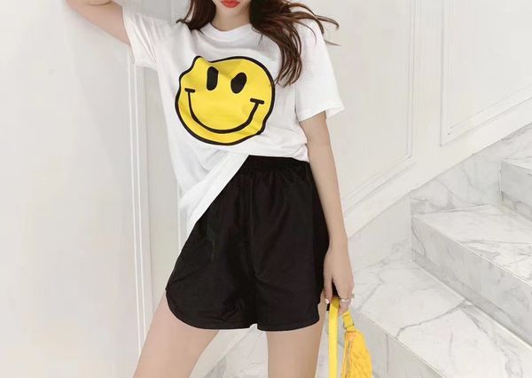 2020 early autumn limited edition smile print short-sleeved t-shirt letter printing man womens t shirt short sleeve girl fashion clothing, White
2020 early autumn limited edition smile print short-sleeved t-shirt letter printing man womens t shirt short sleeve girl fashion clothing, White