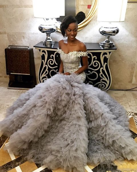 Gorgeous Mermaid Sequined Prom Dresses Off The Shoulder Appliqued Plus Size Evening Gowns Ruffled Tulle Sweep Train Black Girls Formal Dress
Gorgeous Mermaid Sequined Prom Dresses Off The Shoulder Appliqued Plus Size Evening Gowns Ruffled Tulle Sweep Train Black Girls Formal Dress