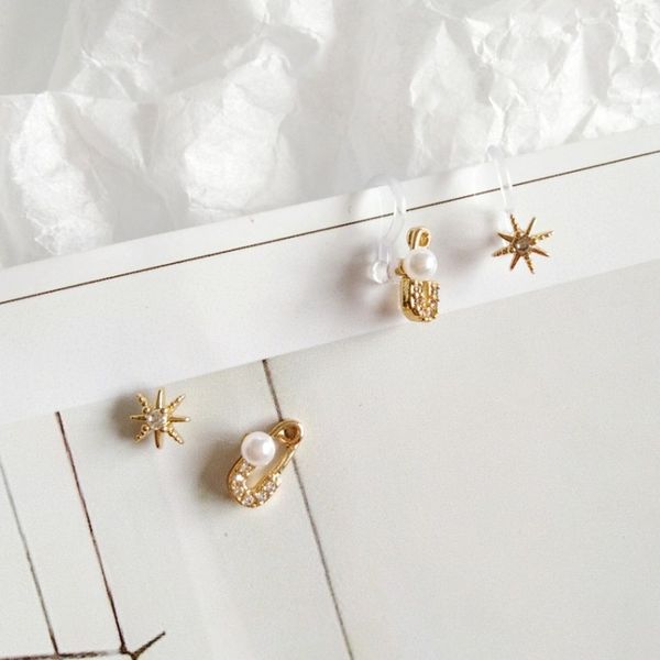 korean personality simple asymmetry rhinestones star pin small stud earrings sweet fashion girl women's jewelry accessories, Golden;silver
korean personality simple asymmetry rhinestones star pin small stud earrings sweet fashion girl women's jewelry accessories, Golden;silver