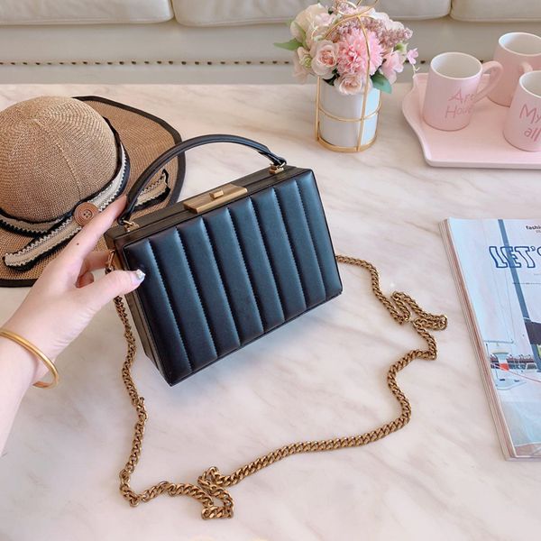 New bag designer handbags cosmetic bags high quality ladies shoulder bag Cross Body bags large capacity ladies cosmetic bag free shipping
New bag designer handbags cosmetic bags high quality ladies shoulder bag Cross Body bags large capacity ladies cosmetic bag free shipping