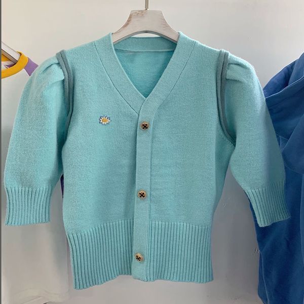 2020 spring summer new ladies small fragrance style was thin daisy letter embroidery v-neck bubble short-sleeved knitted cardiga, White;black
2020 spring summer new ladies small fragrance style was thin daisy letter embroidery v-neck bubble short-sleeved knitted cardiga, White;black