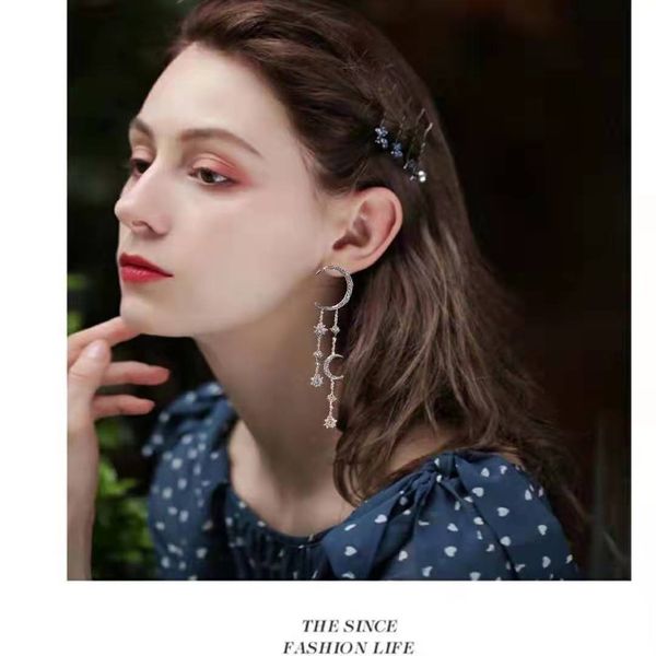 manufacturers sell directly to europe and the united states, micro-set zircon star moon tassel earrings, elegant temperament, Silver
manufacturers sell directly to europe and the united states, micro-set zircon star moon tassel earrings, elegant temperament, Silver