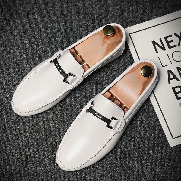 fashion men's shoes black loafers 2019 spring and autumn light and comfortable trend outdoor flat leather men's shoes
fashion men's shoes black loafers 2019 spring and autumn light and comfortable trend outdoor flat leather men's shoes