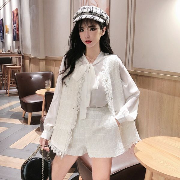 2020 new bow chiffon shirt vest jacket high waist slimming shorts super fairy temperament three-piece suit female, Black;white
2020 new bow chiffon shirt vest jacket high waist slimming shorts super fairy temperament three-piece suit female, Black;white