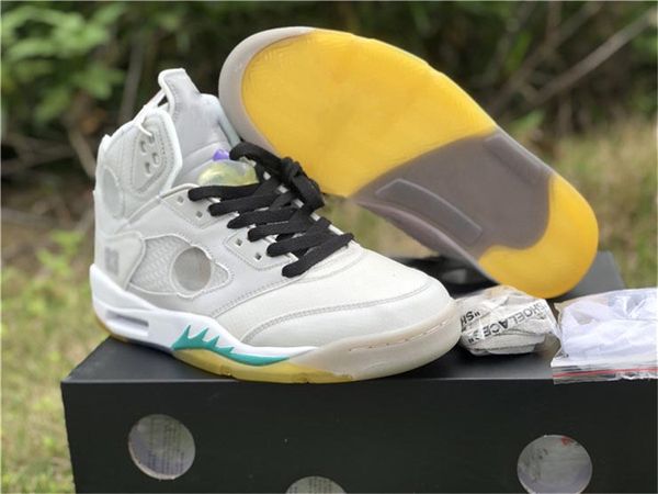 2020 authentic 5 high og white sail black muslin muslin fire red basketball shoes men ct8480-105 trainers sneakers with original box us7-13
2020 authentic 5 high og white sail black muslin muslin fire red basketball shoes men ct8480-105 trainers sneakers with original box us7-13