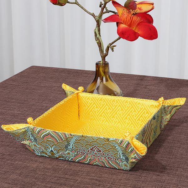 vintage handmade fruit candy box wedding birthday chinese knot home decoration box silk brocade table storage box crafts gifts 1pcs
vintage handmade fruit candy box wedding birthday chinese knot home decoration box silk brocade table storage box crafts gifts 1pcs