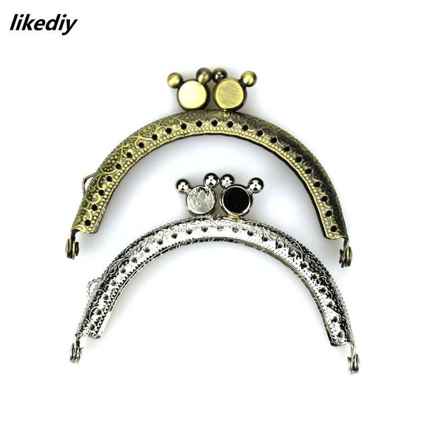 10 pcs/lot 8.5 cm antique bronze/silver semicircular metal purse frame round bear head kiss clasp clutch diy bag accessory, Black
10 pcs/lot 8.5 cm antique bronze/silver semicircular metal purse frame round bear head kiss clasp clutch diy bag accessory, Black