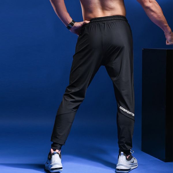 2020 men sport pants long running pants fitness gym tights men workout trousers sports leggings quick dry jogging, Black;blue
2020 men sport pants long running pants fitness gym tights men workout trousers sports leggings quick dry jogging, Black;blue