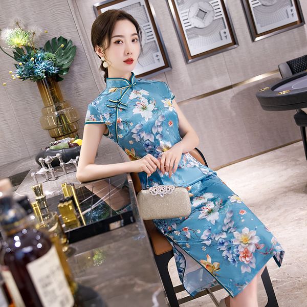 2020 new mid-length cheongsam girl young elegant slim student female catwalk improved dress chinese style classic modern qipao, Red 
2020 new mid-length cheongsam girl young elegant slim student female catwalk improved dress chinese style classic modern qipao, Red