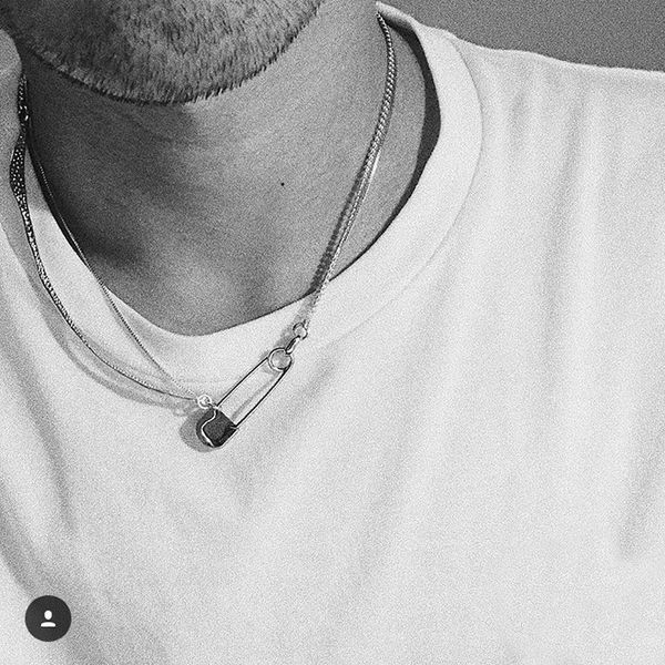 hiphop men necklace metal big pins chokers necklaces for women/men punk jewelry 2020 multi chains necklace pin pendant colliers, Golden;silver
hiphop men necklace metal big pins chokers necklaces for women/men punk jewelry 2020 multi chains necklace pin pendant colliers, Golden;silver