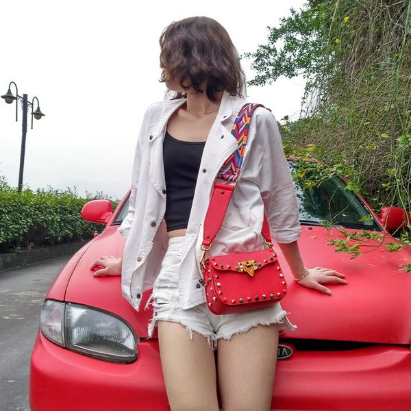 elegant2019 colour luxurious2019 diamond rivet small square width straps single shoulder satchel lock catch postman woman package
elegant2019 colour luxurious2019 diamond rivet small square width straps single shoulder satchel lock catch postman woman package