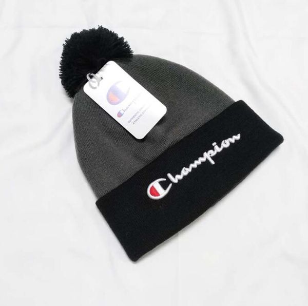 new winter knitted real fur hat women thicken beanies with 15cm real raccoon fur pompoms warm girl caps snapback pompon beanie hats g572, Blue;gray
new winter knitted real fur hat women thicken beanies with 15cm real raccoon fur pompoms warm girl caps snapback pompon beanie hats g572, Blue;gray