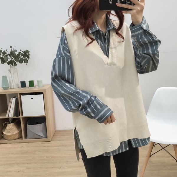 2019 women casual waistcoat knitted cotton elegant soft sleeveless pullover female loose knitting vest outerwear sweater, Black;white
2019 women casual waistcoat knitted cotton elegant soft sleeveless pullover female loose knitting vest outerwear sweater, Black;white