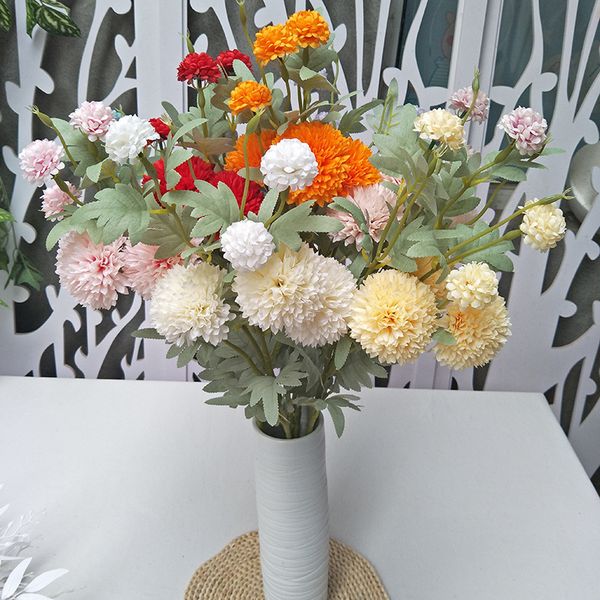 1pc silk flower 6 heads artificial chrysanthemum bouquet for home wedding bridesmaid decorative simulation flowers
1pc silk flower 6 heads artificial chrysanthemum bouquet for home wedding bridesmaid decorative simulation flowers