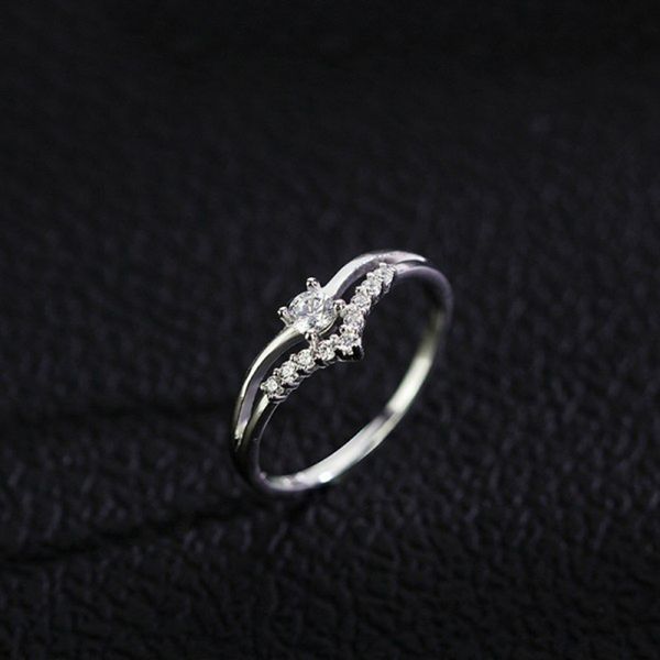new silver color cubic zircon engagement classic rings for woman elegant gift simple rhainstone ring jewelry, Slivery;golden
new silver color cubic zircon engagement classic rings for woman elegant gift simple rhainstone ring jewelry, Slivery;golden
