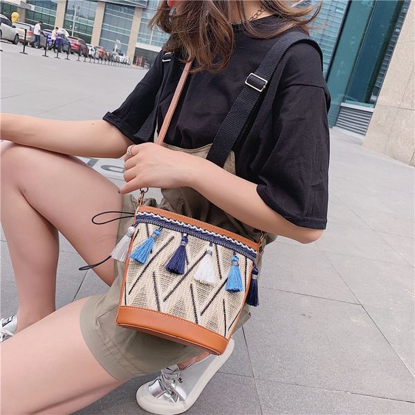 новый 2019 этнический соломенный мешок ведра с наклонной сумкой сумки кошельки и сумки кошелек
новый 2019 этнический соломенный мешок ведра с наклонной сумкой сумки кошельки и сумки кошелек