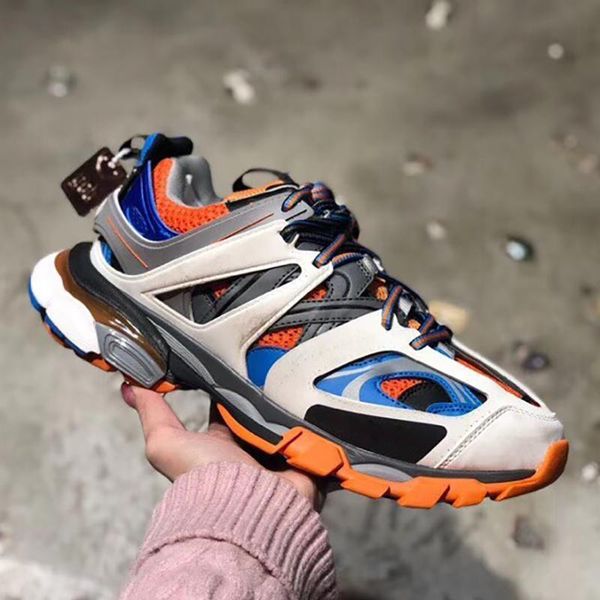 luxury men women sneakers track 3.0 breathable trainers casual platform lace up shoes couple outdoor sneaker wholesale w5, Black
luxury men women sneakers track 3.0 breathable trainers casual platform lace up shoes couple outdoor sneaker wholesale w5, Black