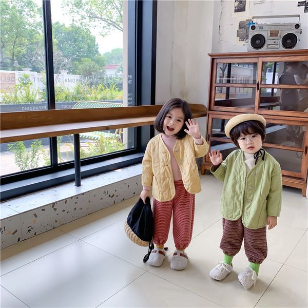 autumn winter 2019 solid color quilted solid color loose coats for boys and girls thin casual padded jackets, Blue;gray
autumn winter 2019 solid color quilted solid color loose coats for boys and girls thin casual padded jackets, Blue;gray