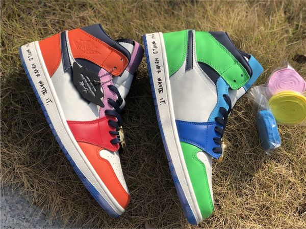 2019 est melody ehsani x air authentic 1 mid wmns fearless retro habanero red 1s basketball shoes men women sneakers with box cq7629-100, Black
2019 est melody ehsani x air authentic 1 mid wmns fearless retro habanero red 1s basketball shoes men women sneakers with box cq7629-100, Black