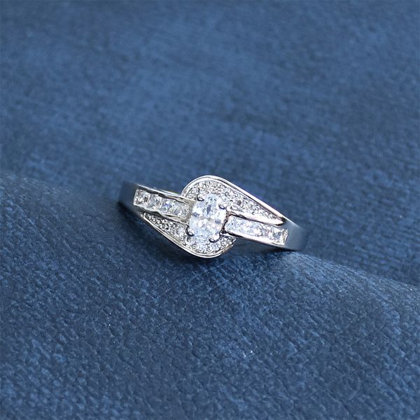 female crystal zircon stone ring white gold plated cute ring wedding band jewelry promise engagement rings for women zr034, Slivery;golden
female crystal zircon stone ring white gold plated cute ring wedding band jewelry promise engagement rings for women zr034, Slivery;golden