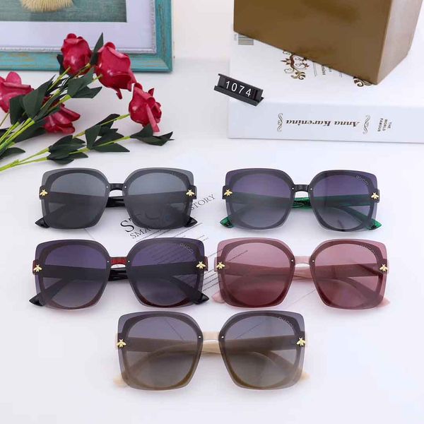 new fashion designer man and women sunglasses 1074 square frame simple popular selling style uv400 protective eyewear with box
new fashion designer man and women sunglasses 1074 square frame simple popular selling style uv400 protective eyewear with box
