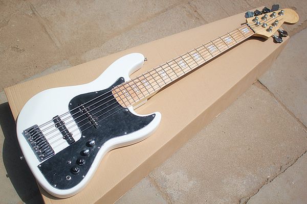 wholesale white electric bass guitar with big black pickguard,maple neck,6 strings,22 frets,chrome hardwares,can be customized.
wholesale white electric bass guitar with big black pickguard,maple neck,6 strings,22 frets,chrome hardwares,can be customized.