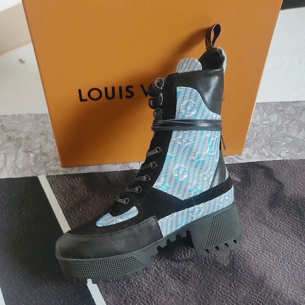 2019 trend european women's boots thick high-heeled front lace-up short tube printing color-matching martin boots factory direct sales, Black
2019 trend european women's boots thick high-heeled front lace-up short tube printing color-matching martin boots factory direct sales, Black