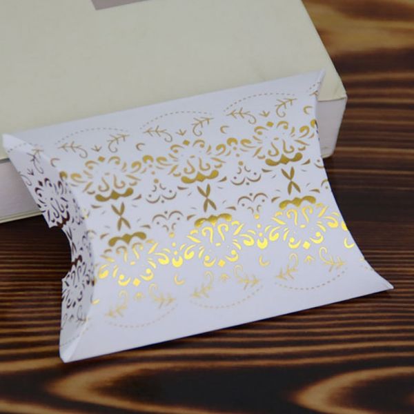 50 pcs stamping gold/silver pillow case candy box striped wedding pillow box packaging festive party supplies gift boxes
50 pcs stamping gold/silver pillow case candy box striped wedding pillow box packaging festive party supplies gift boxes