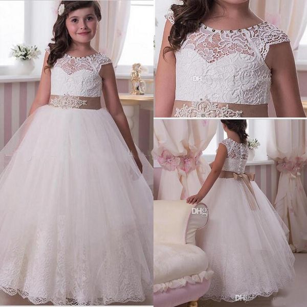 charming lace girls holy communion dresses with cap sleeve jewel neck buttons back bow belt applique kids wedding gowns, White
charming lace girls holy communion dresses with cap sleeve jewel neck buttons back bow belt applique kids wedding gowns, White