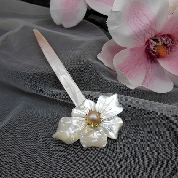 natural shell flower bridal hair stick freshwater pearl wedding hair pins jewelry pince femme bijoux cheveux wigo1412, White;golden
natural shell flower bridal hair stick freshwater pearl wedding hair pins jewelry pince femme bijoux cheveux wigo1412, White;golden