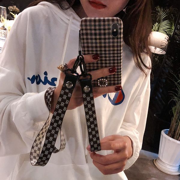 luxury designer warm flannel plaid cloth phone case for iphone 11 pro xs max xr x 6 7 8 pluscase simple plush fabric case with lanyard
luxury designer warm flannel plaid cloth phone case for iphone 11 pro xs max xr x 6 7 8 pluscase simple plush fabric case with lanyard