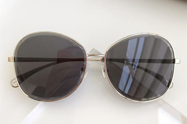 2020 luxury vintage mirror brand designer sunglasses women/men classic round outdoor sun glasses, White;black
2020 luxury vintage mirror brand designer sunglasses women/men classic round outdoor sun glasses, White;black