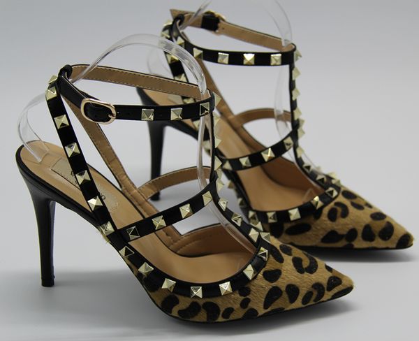 2020 big size designer 8cm 10cm gladiator high heels women shoes leopard grain spikes t-strap pump patent leather stud lady shoes ship, Black
2020 big size designer 8cm 10cm gladiator high heels women shoes leopard grain spikes t-strap pump patent leather stud lady shoes ship, Black