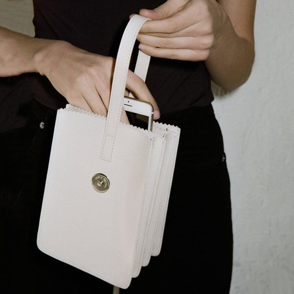 simple solid color women's handbags fashion wild multi-layer tote bags for women pu leather solid color ladise purses handbag
simple solid color women's handbags fashion wild multi-layer tote bags for women pu leather solid color ladise purses handbag