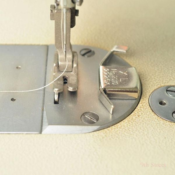 magnet seam guide domestic&industrial sewing machine foot for brother singer, Black
magnet seam guide domestic&industrial sewing machine foot for brother singer, Black
