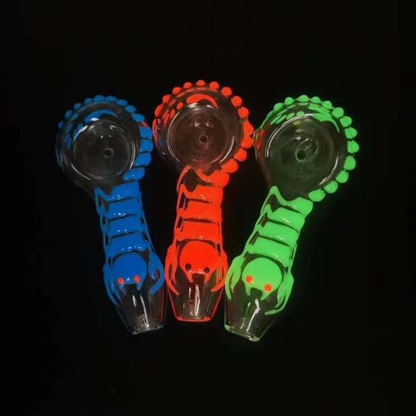 Vaping_Dream Newest Glowing In The Dark Place Glass Hand Pipes Splatter Bright Color Tobacco Glass Spoon Smoking Pipes 4inches 10cm FY2147
Vaping_Dream Newest Glowing In The Dark Place Glass Hand Pipes Splatter Bright Color Tobacco Glass Spoon Smoking Pipes 4inches 10cm FY2147