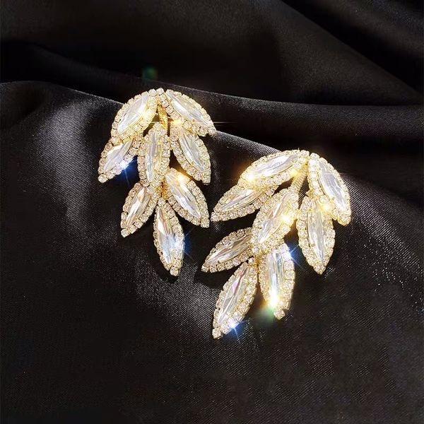 ustar bling crystal leaf long drop earring for women full rhinestone gold dangle earring statement fashion wedding jewelry gifts, Silver
ustar bling crystal leaf long drop earring for women full rhinestone gold dangle earring statement fashion wedding jewelry gifts, Silver