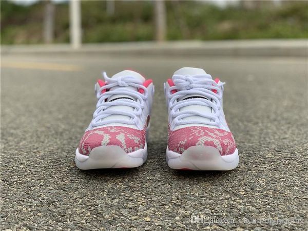 new release 11 low wmns pink snakeskin basketball shoes for men women 11s real carbon fiber classic athletic sneakers with box
new release 11 low wmns pink snakeskin basketball shoes for men women 11s real carbon fiber classic athletic sneakers with box