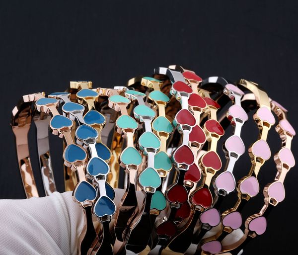 2019 brand designer jewelry peach core gum drop hollow design t-shaped titanium steel couple bracelet luxury designer jewelry women bracelet, Black
2019 brand designer jewelry peach core gum drop hollow design t-shaped titanium steel couple bracelet luxury designer jewelry women bracelet, Black