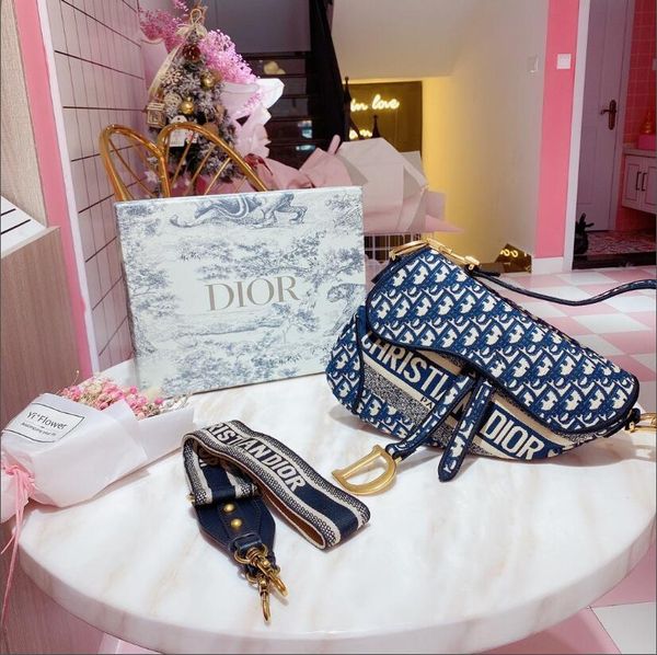 classic 2020 new ladies handbag women's leather ladies classic shoulder bag backpack messenger bag wallet
classic 2020 new ladies handbag women's leather ladies classic shoulder bag backpack messenger bag wallet